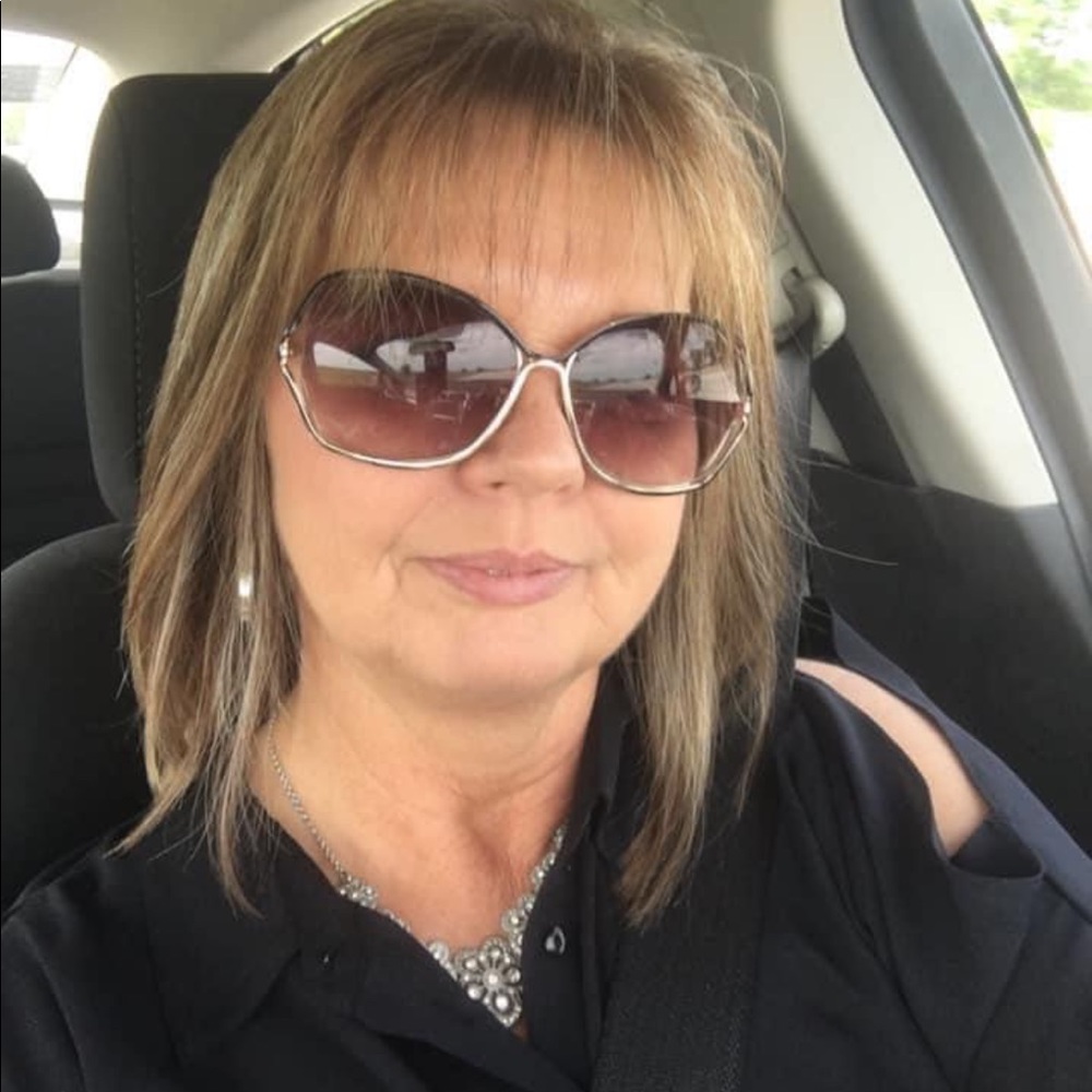 Meet your Posher, Cindy